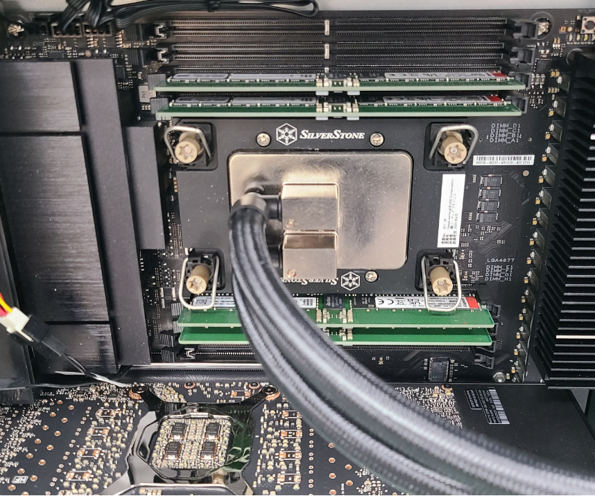 水冷Intel Xeon W3400シリーズCPUを搭載